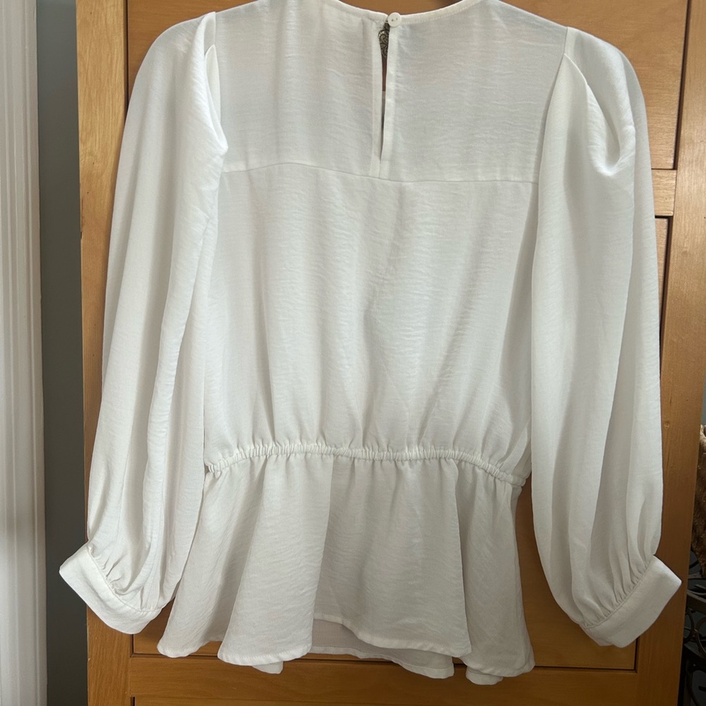 Elegant White Women's Blouse - Picture 9 of 9